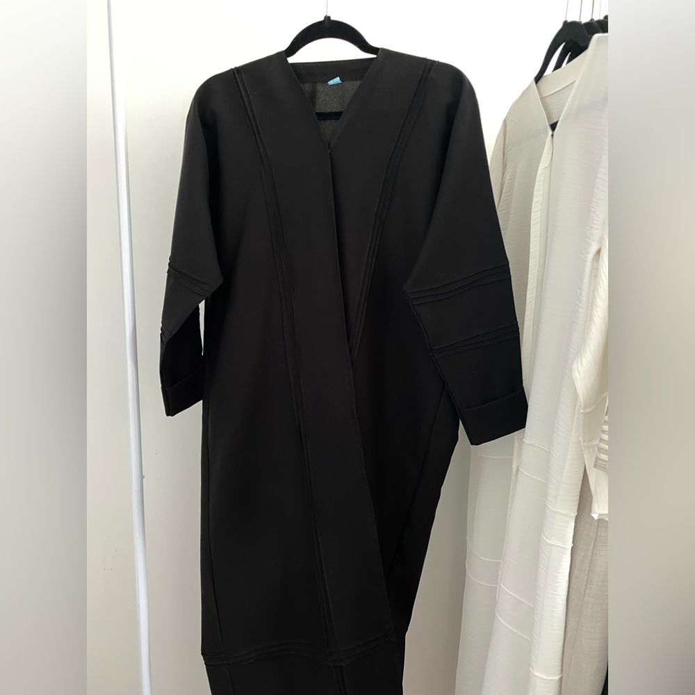 Luxury abayas from Dubai, Bahrain and Saudi Arabia - Picture 5 of 5